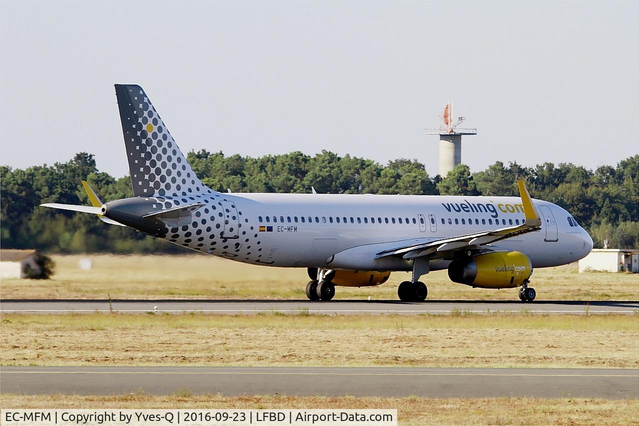 EC-MFM, 2015 Airbus A320-232 C/N 6571, Airbus A320-232, Take off run rwy 05, Bordeaux Mérignac airport (LFBD-BOD)