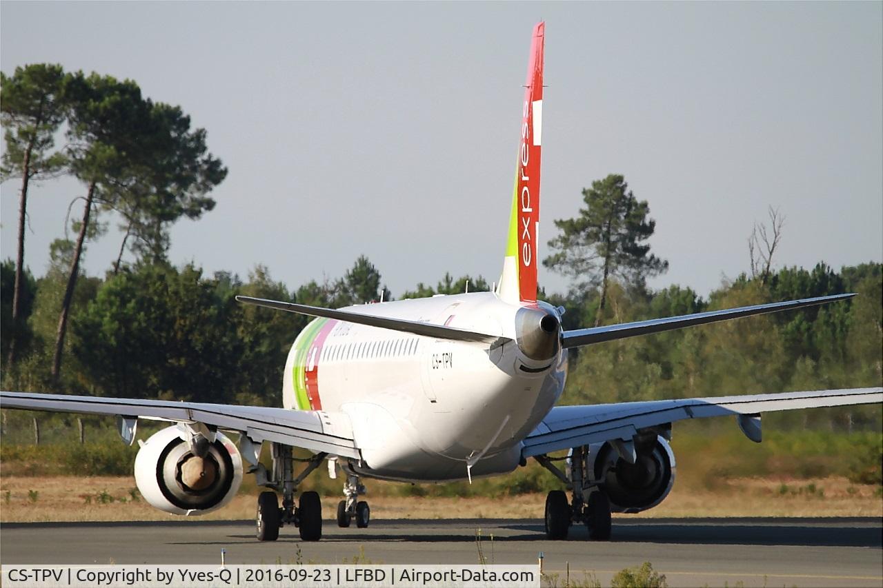 CS-TPV, 2012 Embraer 190LR (ERJ-190-100LR) C/N 19000541, Embraer 190LR, Lining up rwy 05, Bordeaux Mérignac airport (LFBD-BOD)