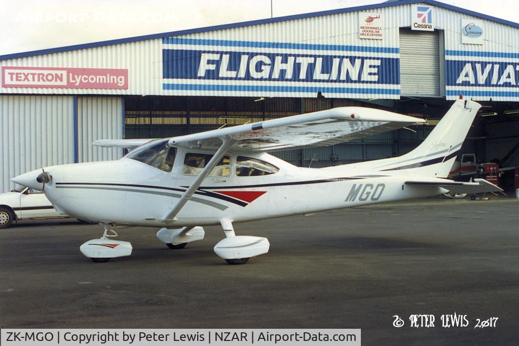 ZK-MGO, Cessna 182S Skylane C/N 18280054, G A MacPhee, Marton - 1998