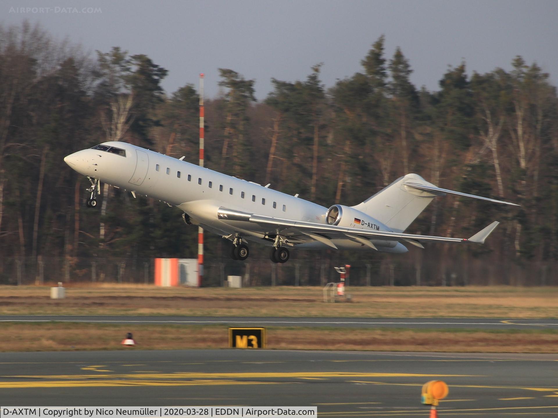 D-AXTM, 2001 Bombardier BD-700-1A10 Global Express C/N 9102, Bombardier Global Express is starting in EDDN/NUE