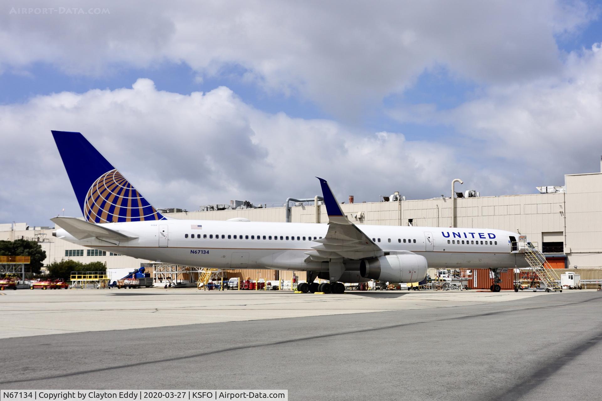 N67134, 1999 Boeing 757-224 C/N 29283, SFO 2020.