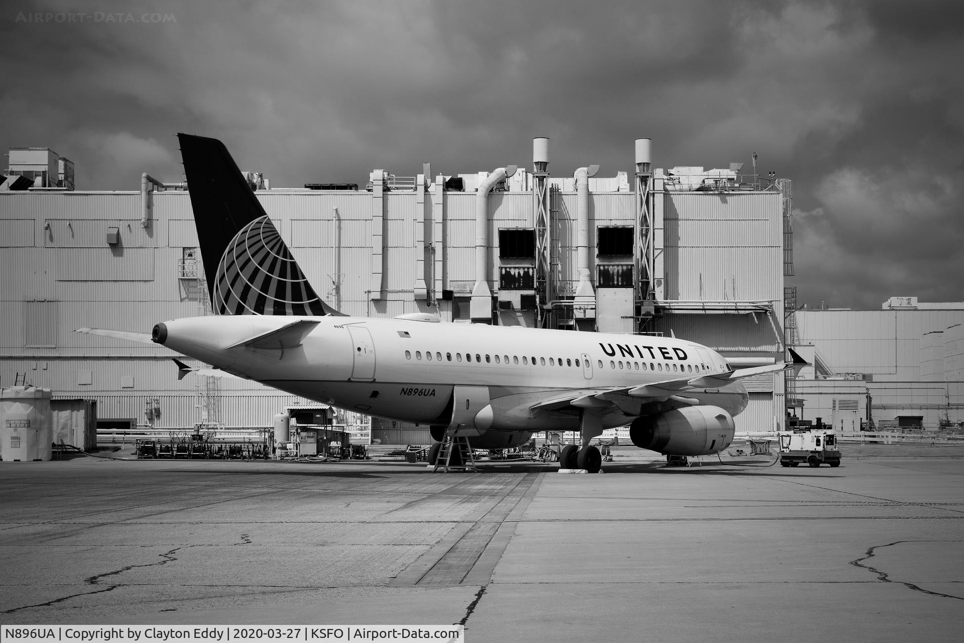 N896UA, 2007 Airbus A319-132 C/N 3144, SFO 2020.