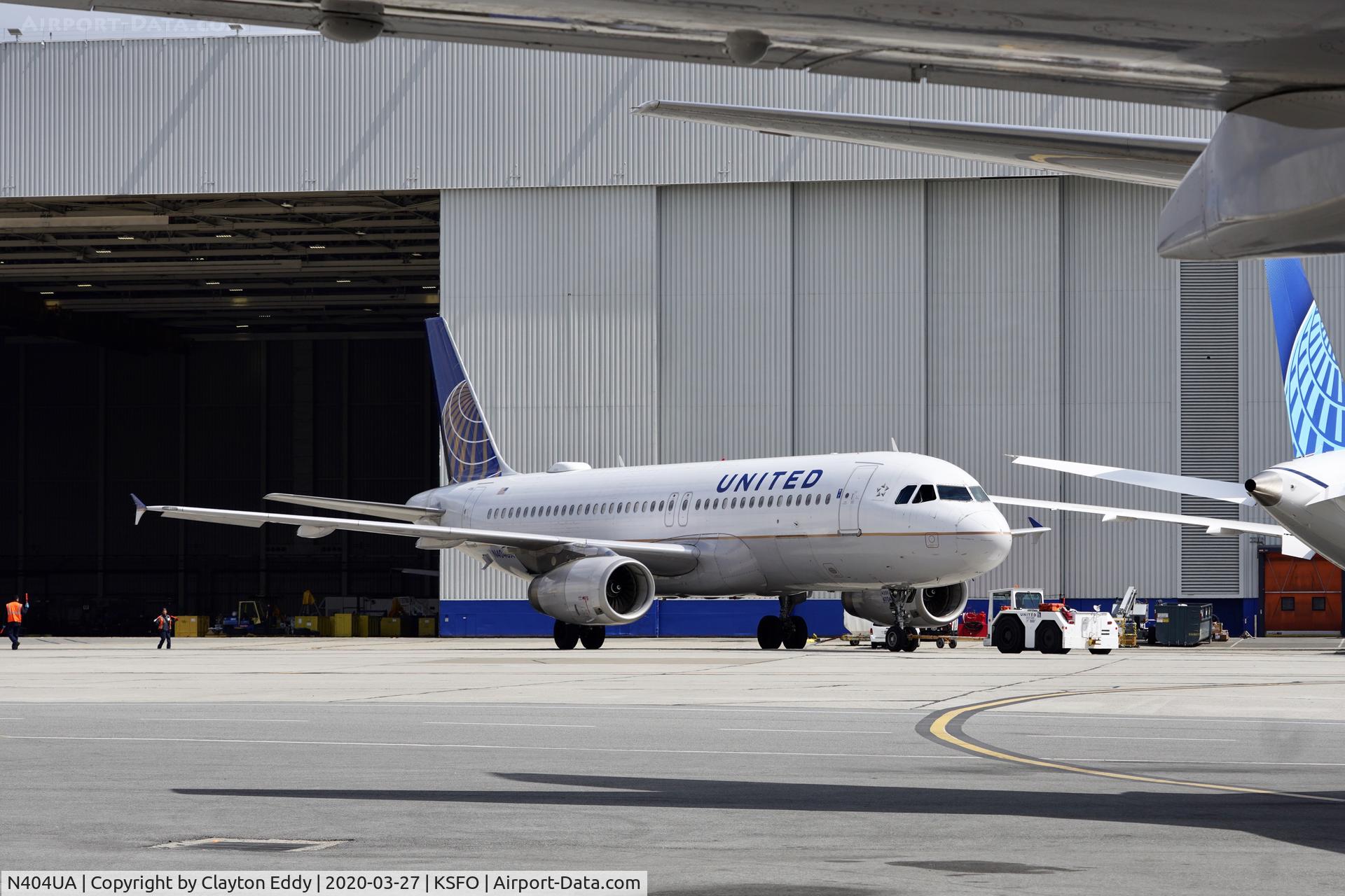 N404UA, 1993 Airbus A320-232 C/N 450, SFO 2020.