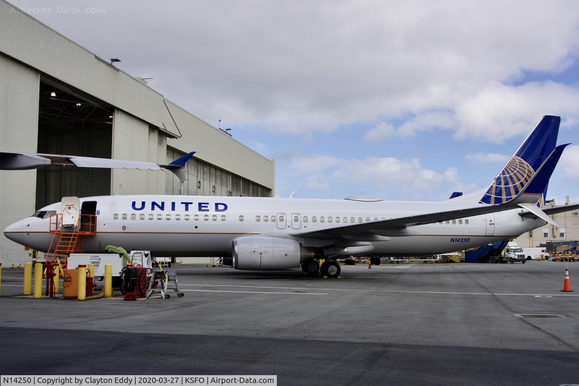 N14250, 1999 Boeing 737-824 C/N 28957, SFO 2020.