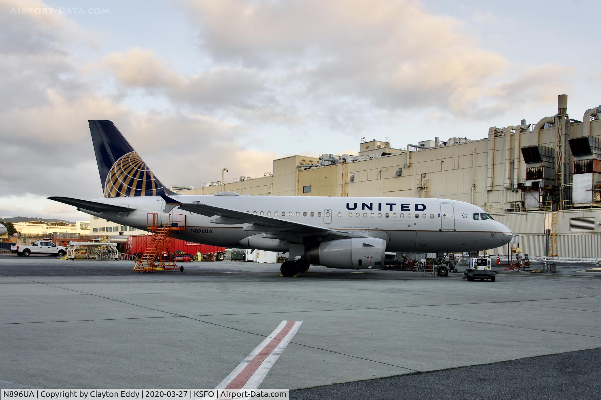 N896UA, 2007 Airbus A319-132 C/N 3144, Morning SFO 2020.