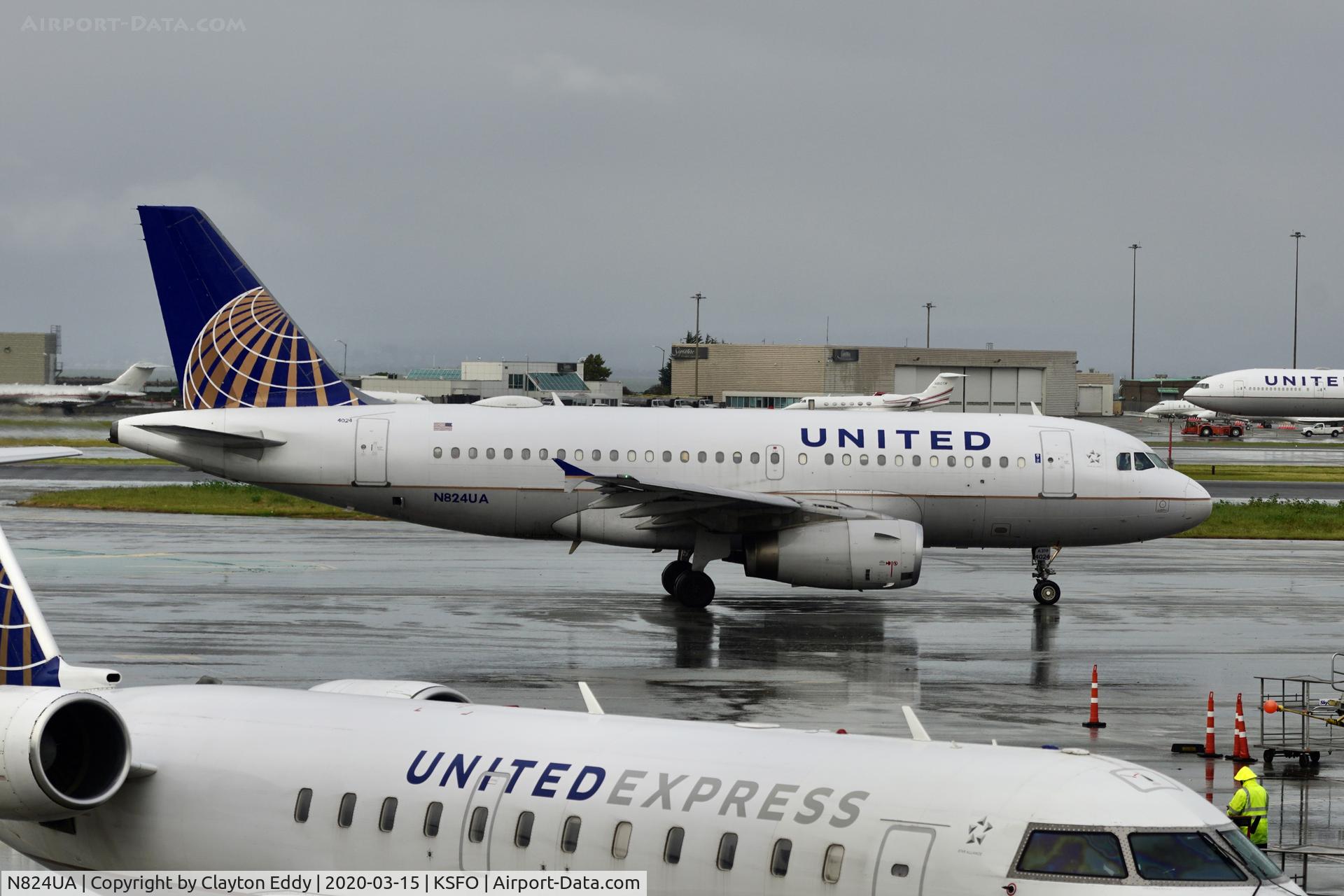 N824UA, 1999 Airbus A319-131 C/N 965, SFO 2020.