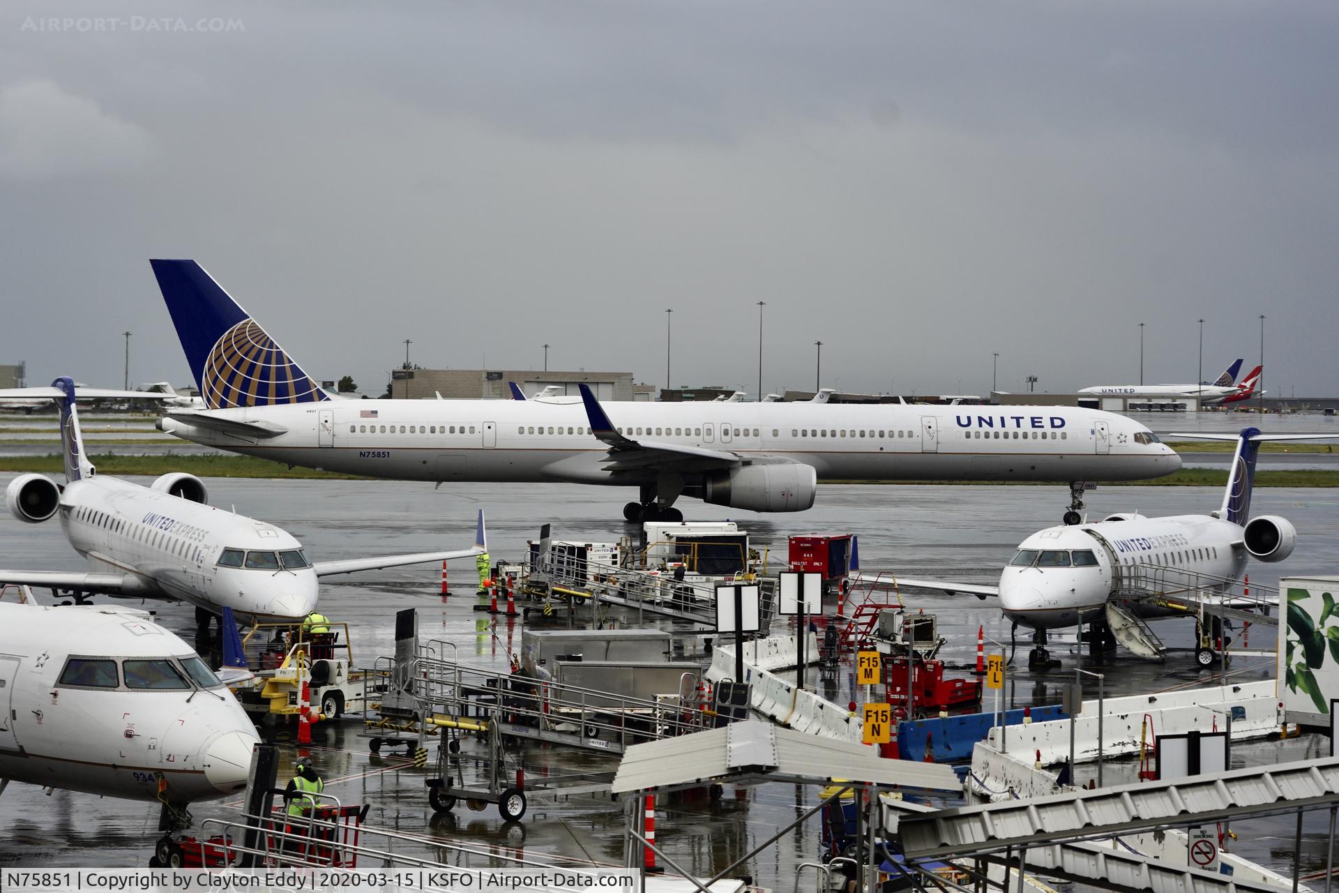 N75851, 2001 Boeing 757-324 C/N 32810, SFO 2020.