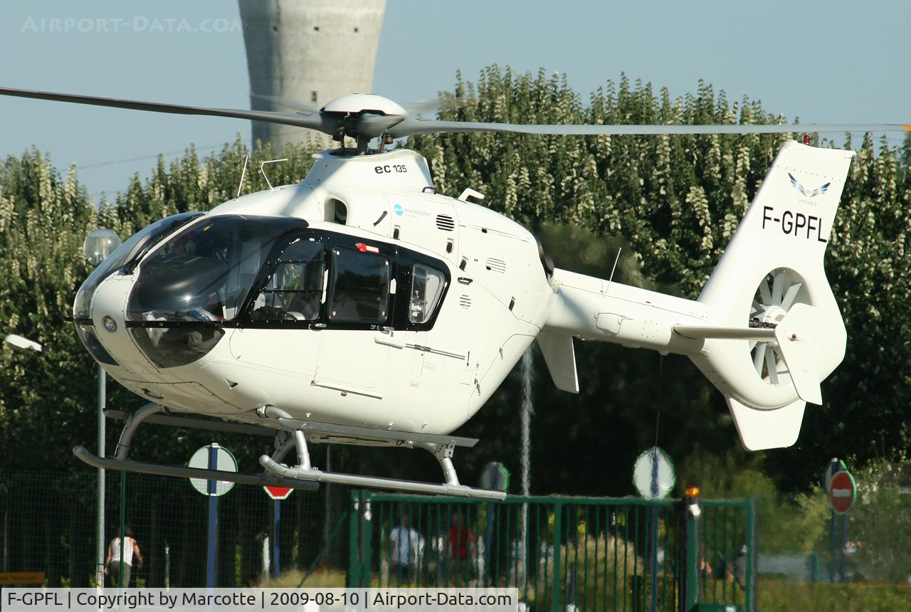 F-GPFL, Eurocopter EC-135T-1 C/N 0227, Trousseau hospital.