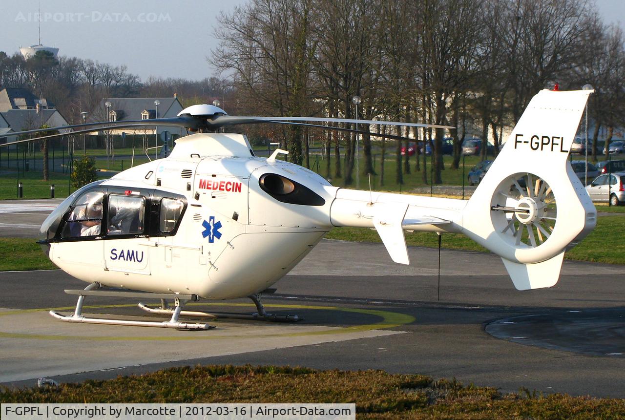 F-GPFL, Eurocopter EC-135T-1 C/N 0227, Trousseau hospital.