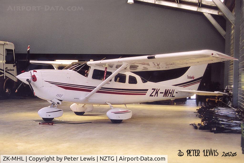 ZK-MHL, 2002 Cessna 206H Stationair C/N 20608166, Mark M Chapman, Mt Maunganui - 2006