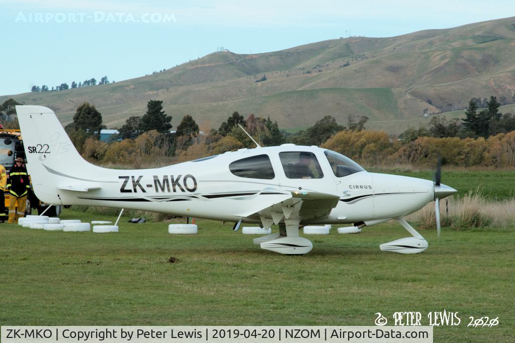 ZK-MKO, 2005 Cirrus SR22 C/N 1527, Stratospherics Ltd., Wellington