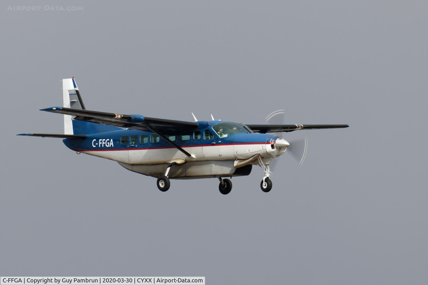 C-FFGA, 1998 Cessna 208B Grand Caravan C/N 208B0662, Landing on 19