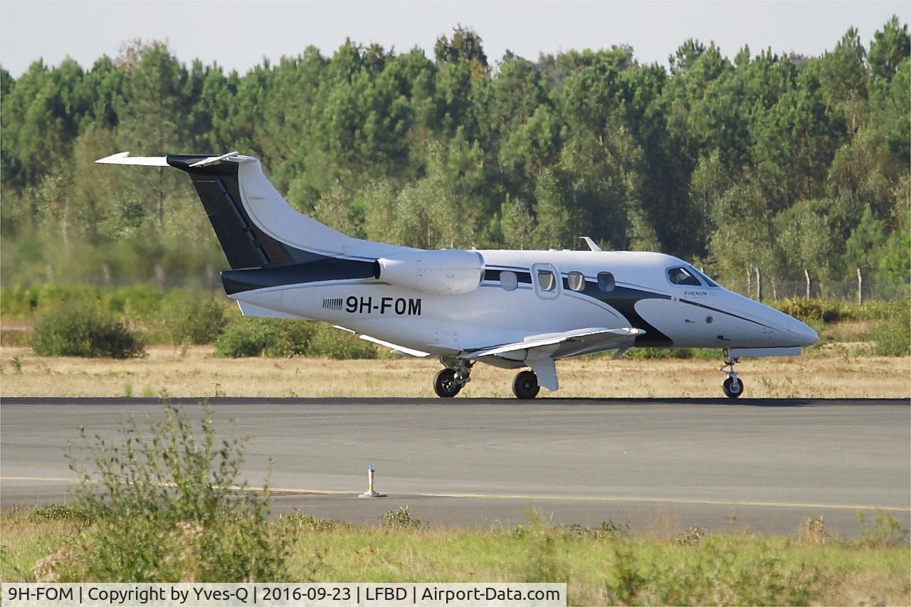 9H-FOM, 2009 Embraer EMB-500 Phenom 100 C/N 50000092, Embraer EMB-500 Phenom 100, Ready to take off rwy 05, Bordeaux Mérignac airport (LFBD-BOD)