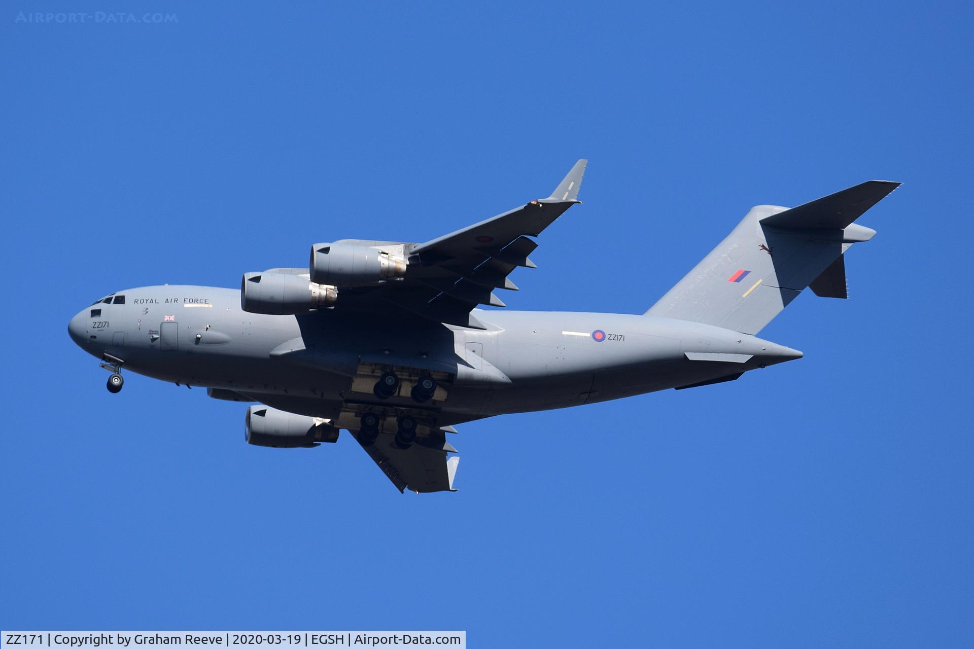 ZZ171, 2000 Boeing C-17A Globemaster III C/N F-007, In the circuit over Spixworth.