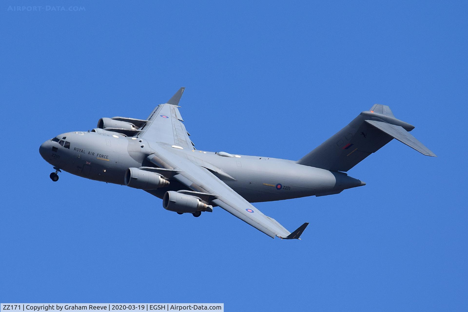 ZZ171, 2000 Boeing C-17A Globemaster III C/N F-007, In the circuit over Spixworth.