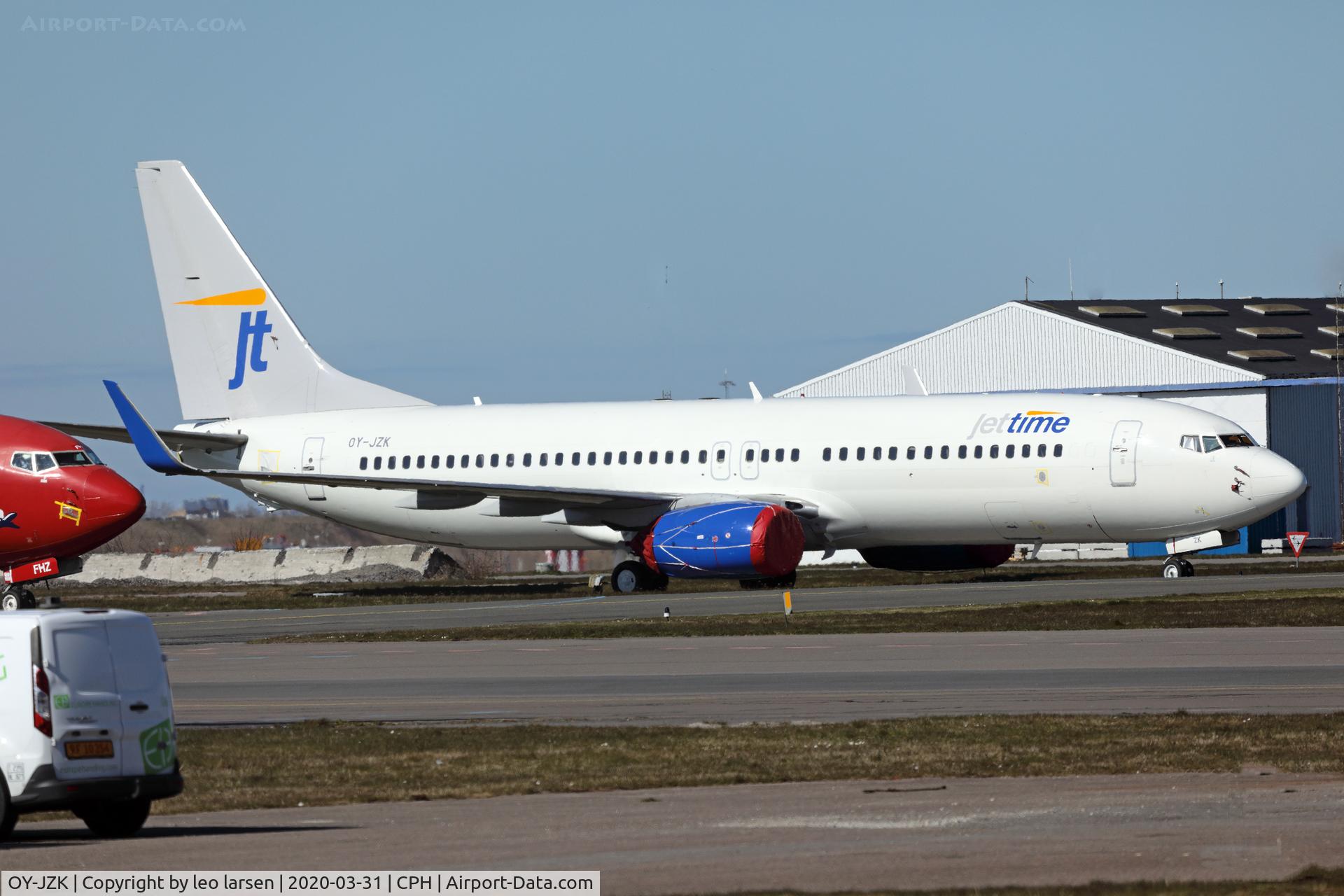 OY-JZK, 2005 Boeing 737-86Q C/N 30296, Copenhagen 31.3.2020
