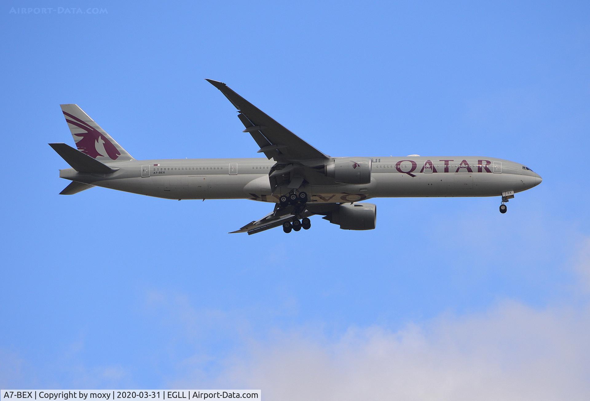 A7-BEX, 2018 Boeing 777-3DZ/ER C/N 65305, Boeing 777-3DZ/ER on finals to London Heathrow.