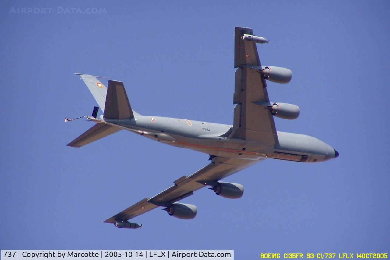 737, 1964 Boeing C-135FR Stratotanker C/N 18697, Training session.