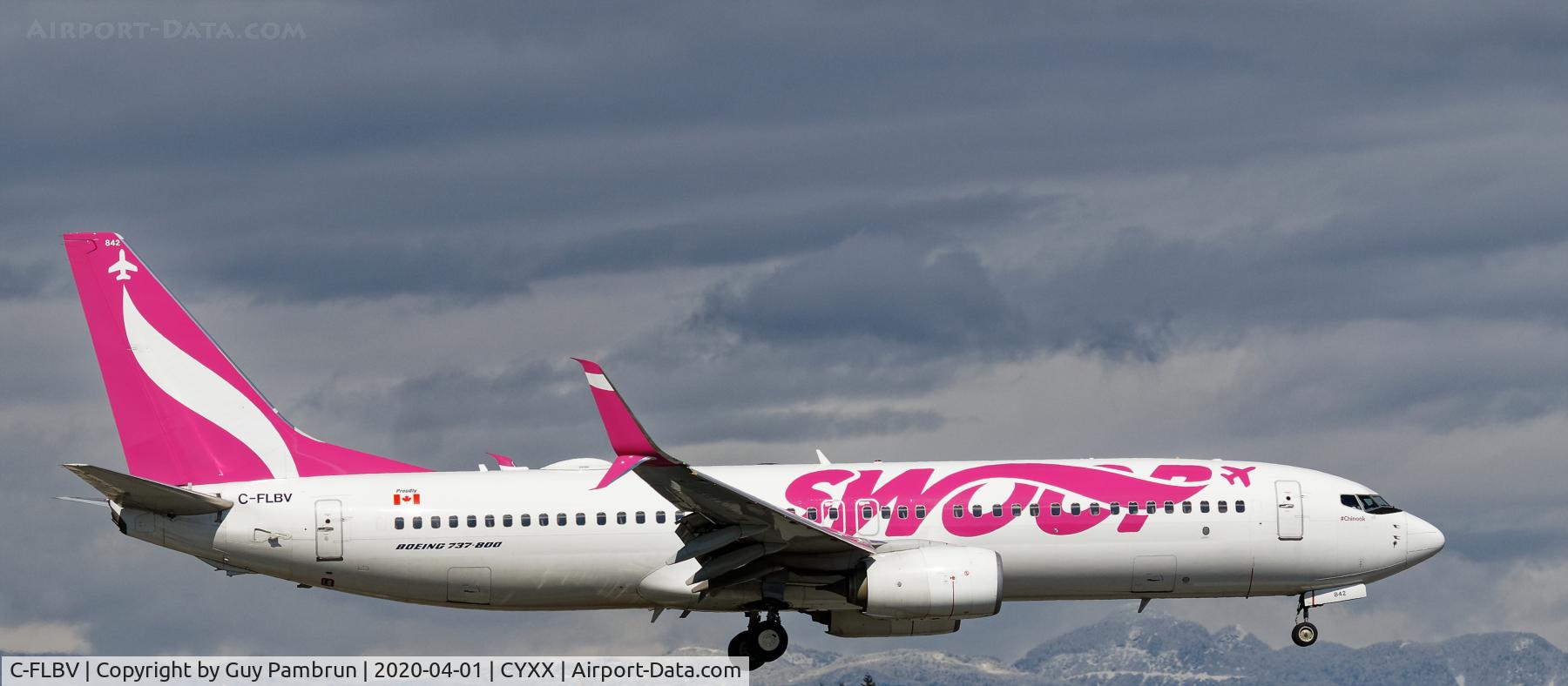 C-FLBV, 2015 Boeing 737-8CT C/N 40836, Short final for 07