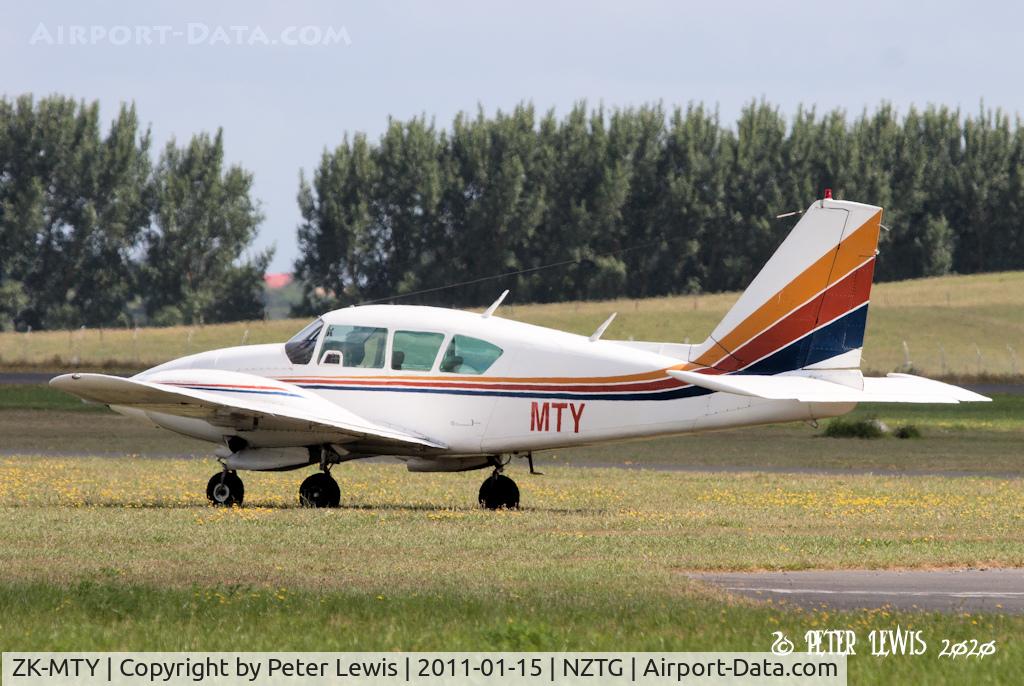 ZK-MTY, 1976 Piper PA-23-250 Aztec C/N 27-7654137, Sunair Aviation Ltd., Mt Maunganui