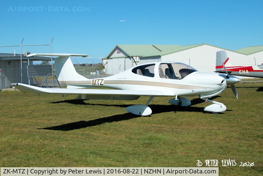 ZK-MTZ, 2004 Diamond DA-40 Diamond Star C/N 40.373, R H N Steed, Wellington