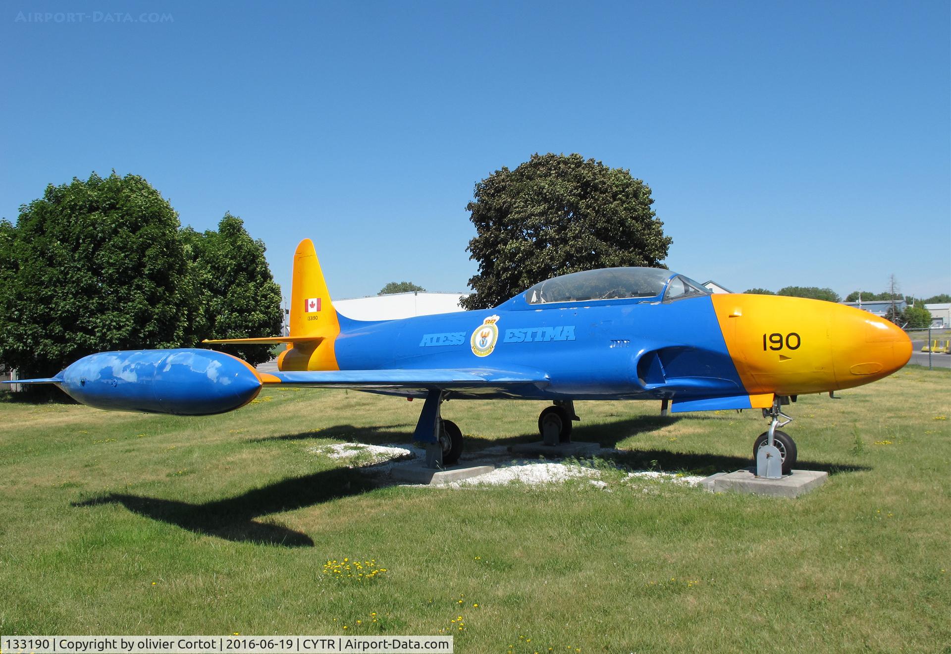 133190, Canadair CT-133 Silver Star C/N T33-190, gate guardian