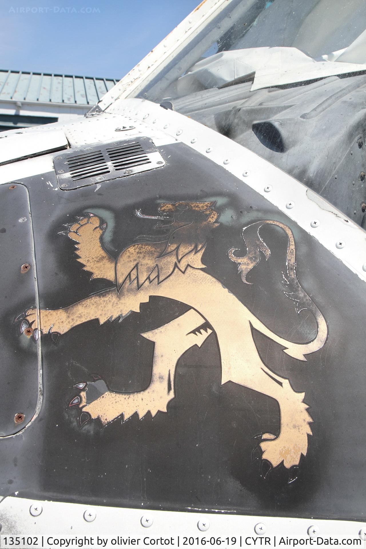 135102, Bell CH-135 Twin Huey C/N 32002, detail view
