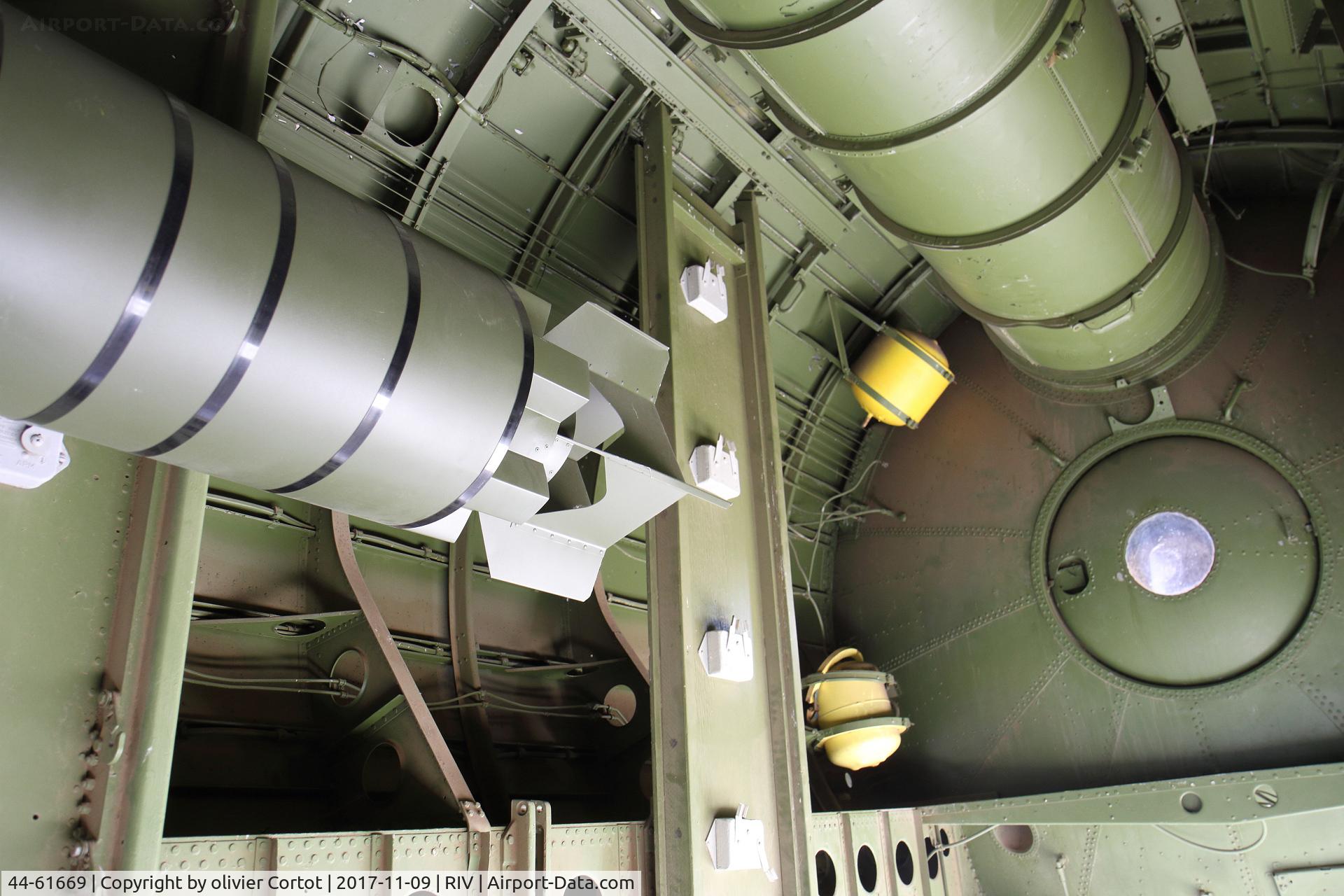 44-61669, 1944 Boeing B-29A Superfortress C/N 11146, view on the bomb bay and the tunnel