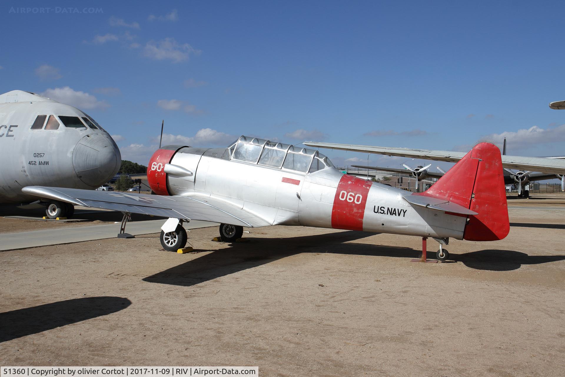 51360, 1943 North American SNJ-4 Texan C/N 88-13627, nov 2017