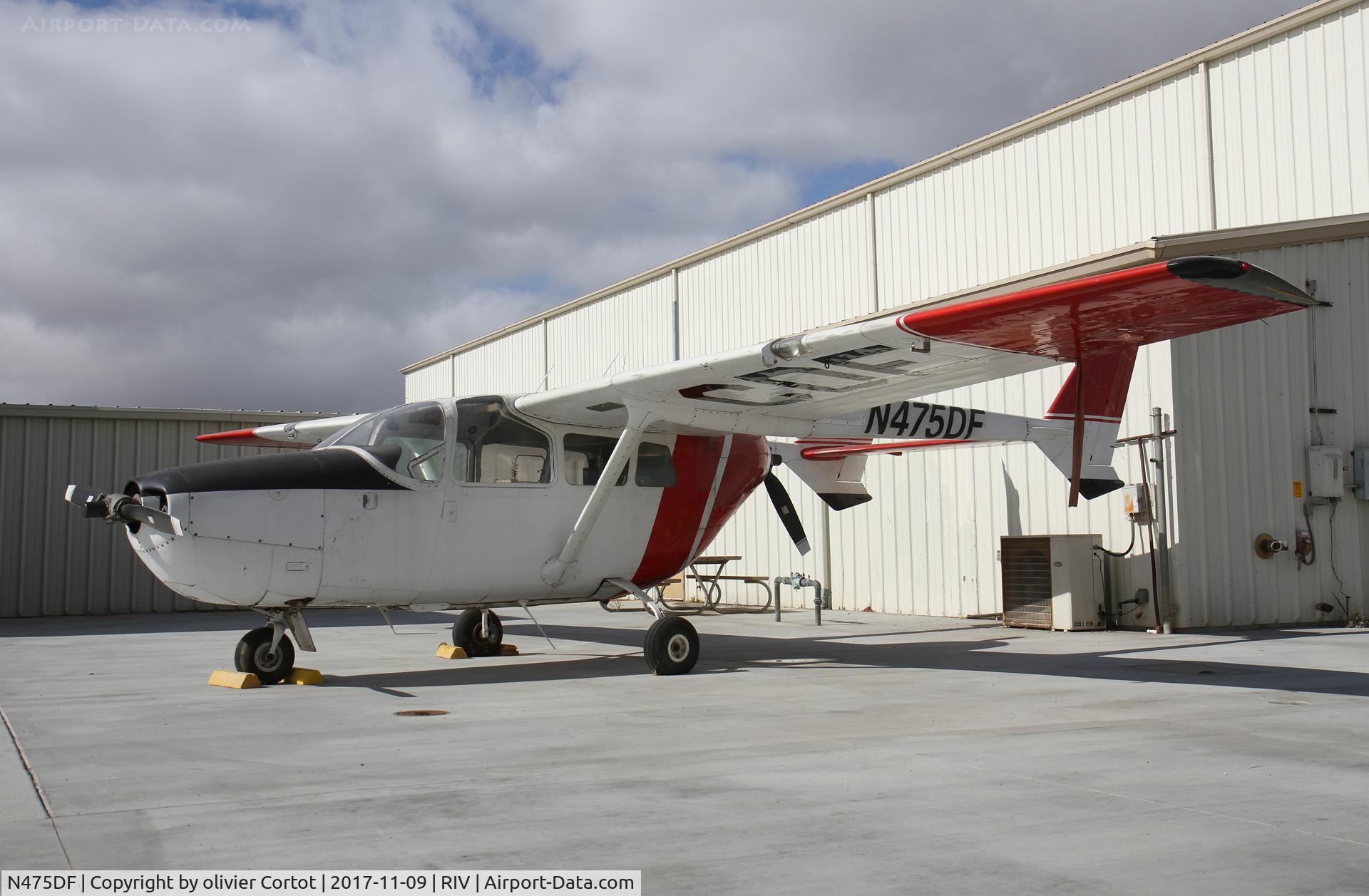 N475DF, 1968 Cessna M337B (O-2A) Super Skymaster C/N 337M-0343 (68-11067), nov 2017