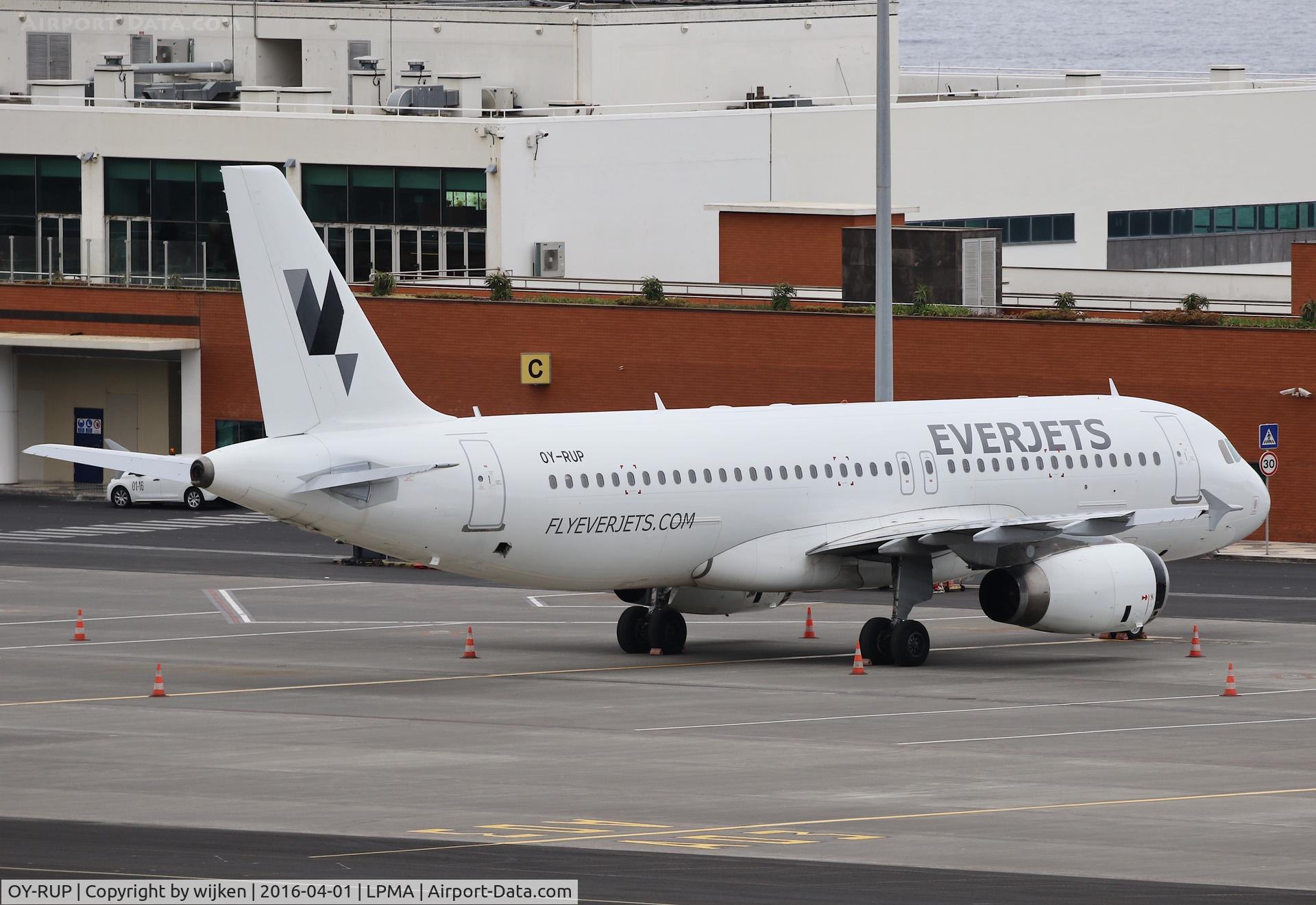 OY-RUP, 1993 Airbus A320-231 C/N 0406, Rampshot