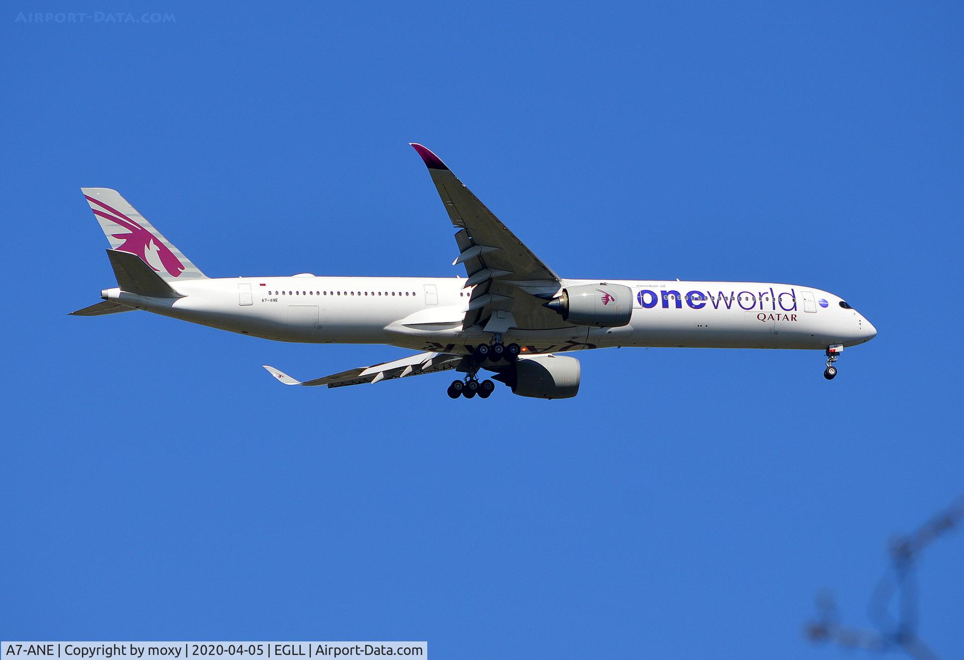 A7-ANE, 2018 Airbus A350-1041 C/N 141, Airbus A350-1041 on finals to London Heathrow.