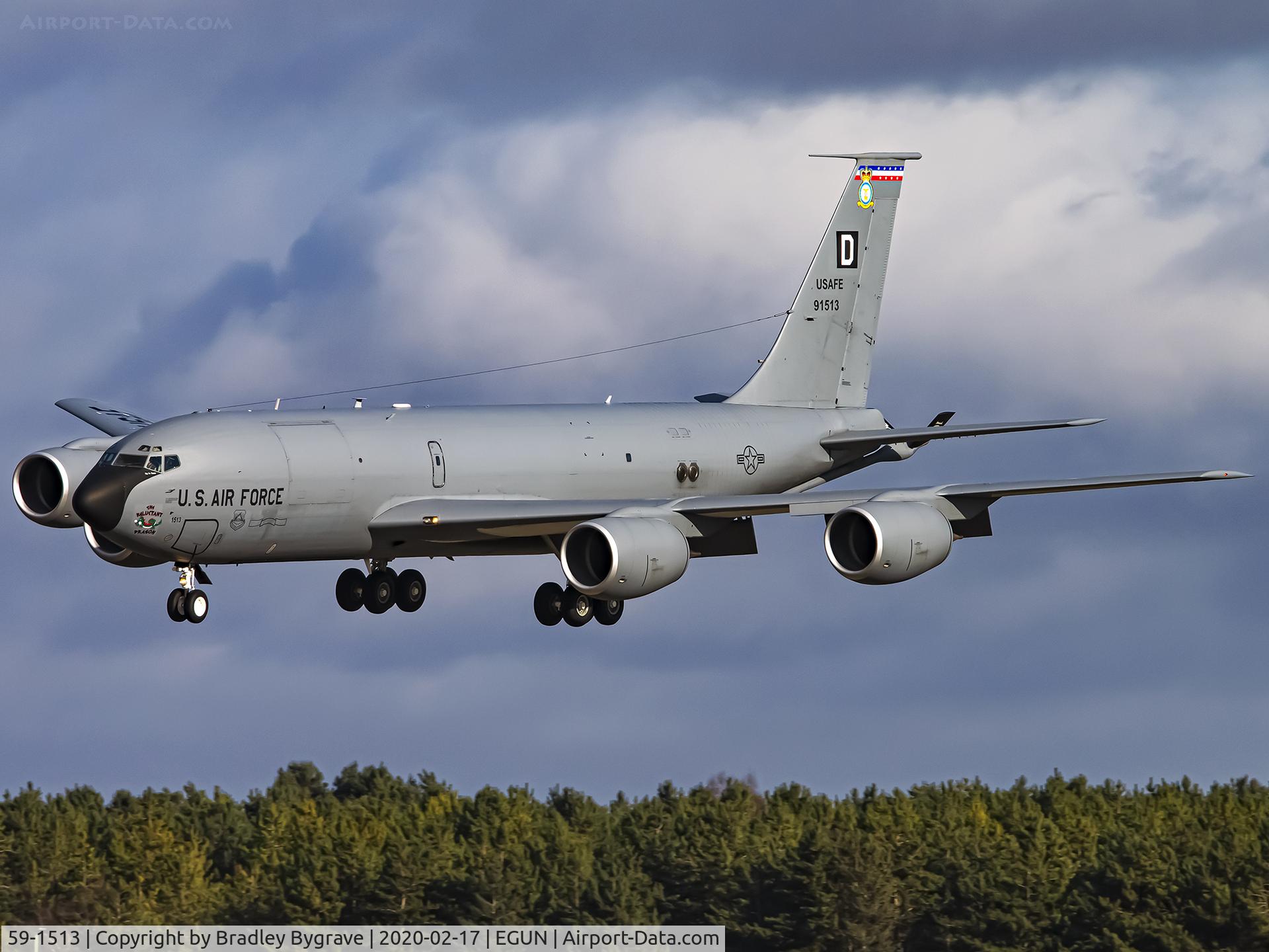 59-1513, 1960 Boeing KC-135T Stratotanker C/N 18001, Landing