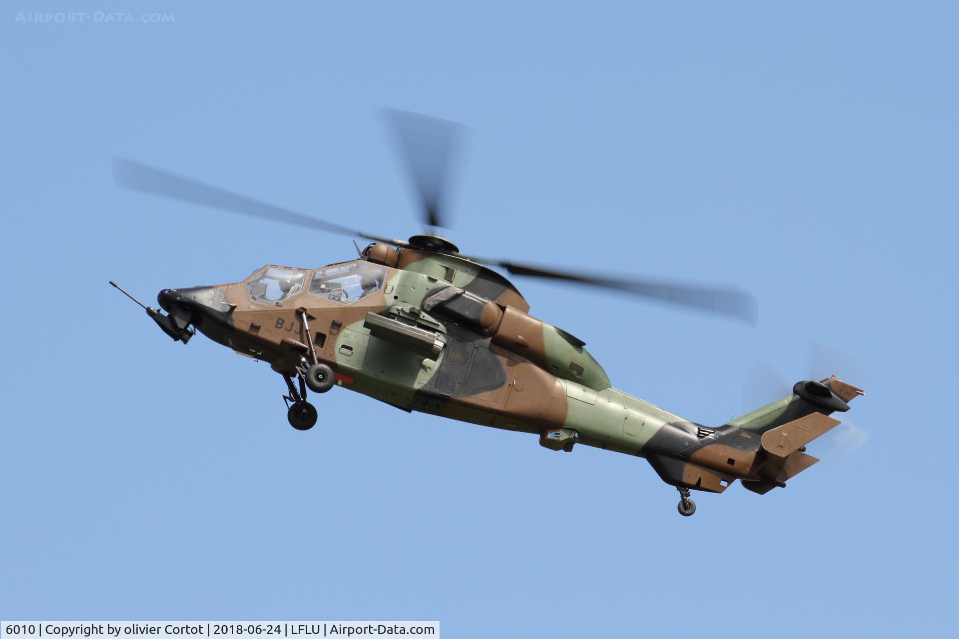 6010, Eurocopter EC-665 Tigre HAD C/N 6010, doing the show