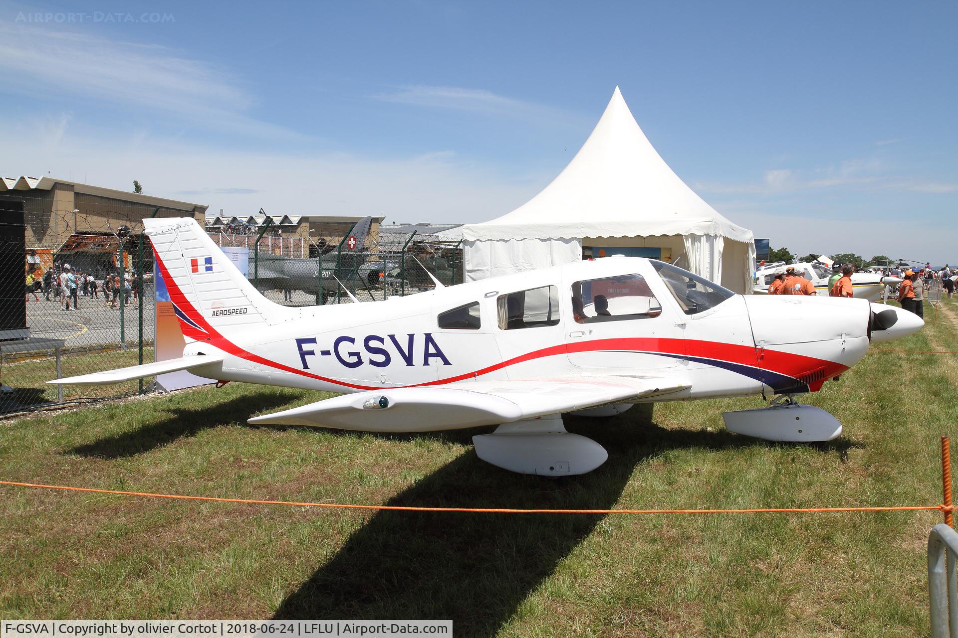 F-GSVA, Piper PA-28-181 Archer C/N 28-8190111, Valence airshow