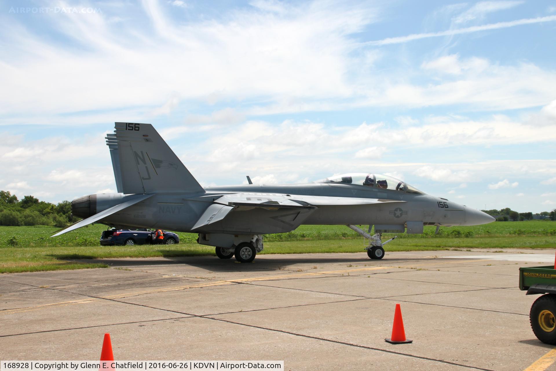 168928, Boeing F/A-18F Super Hornet C/N F274, At Davenport, IA air show