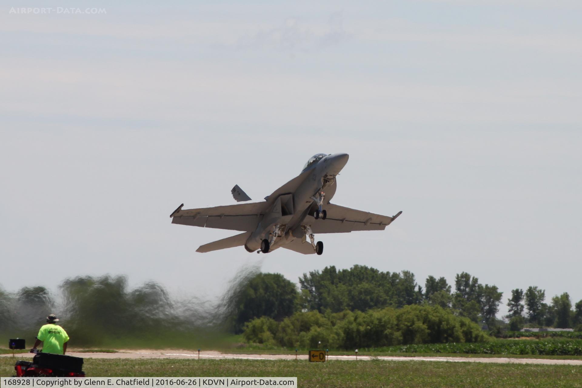 168928, Boeing F/A-18F Super Hornet C/N F274, At Davenport, IA air show