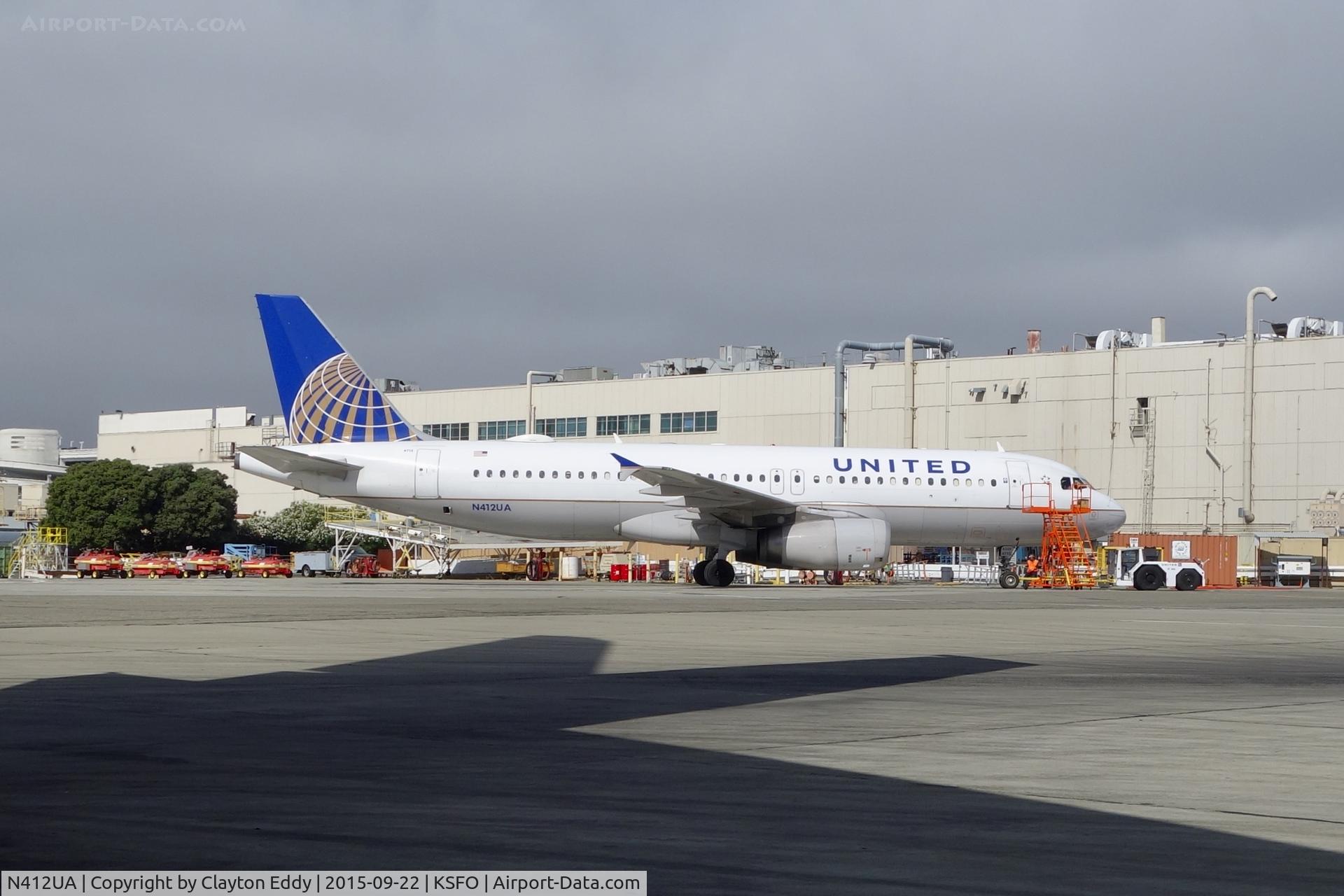 N412UA, 1994 Airbus A320-232 C/N 465, SFO 2015.
