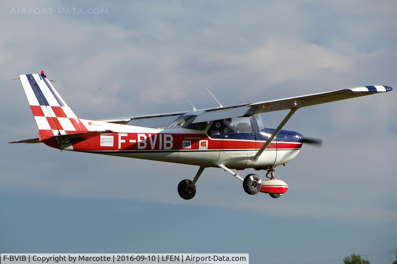 F-BVIB, Reims FRA150L Aerobat C/N 0235, Short final runway 22.