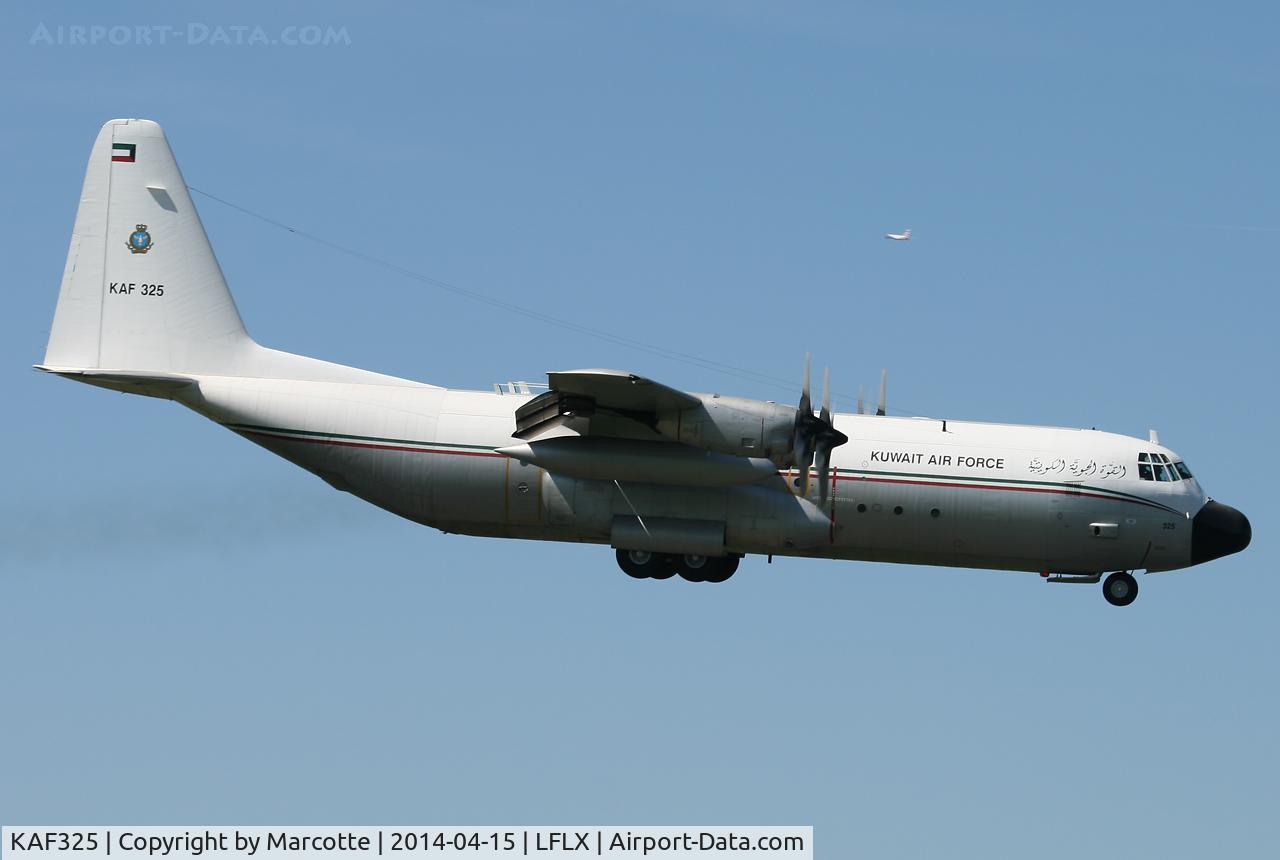 KAF325, 1983 Lockheed L-100-30 Hercules (L-382G) C/N 382-4955, Short final runway 03.