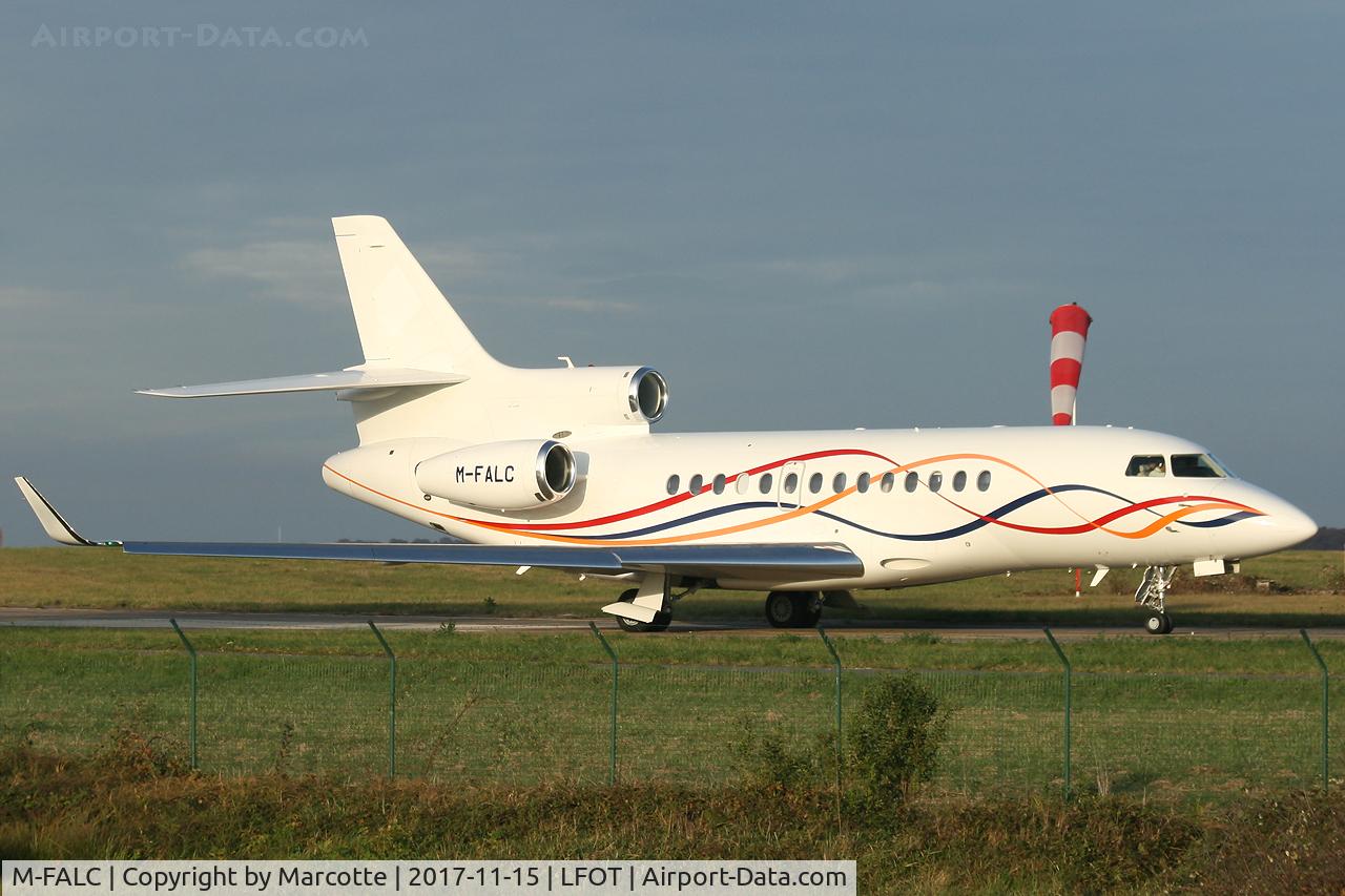 M-FALC, 1998 Dassault Falcon 900EX C/N 31, Taxiing for runway 02.