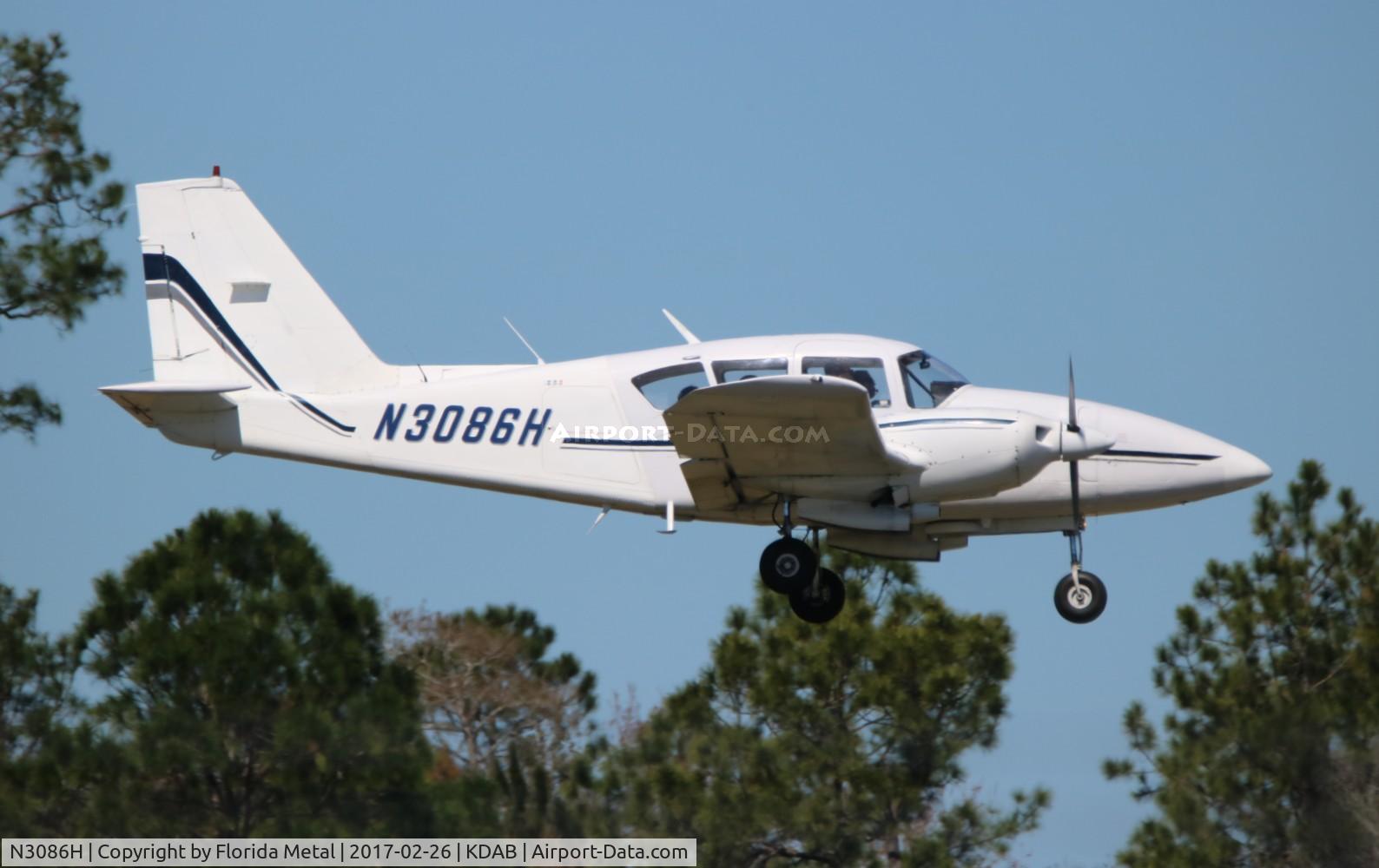 N3086H, 1977 Piper PA-23-250 Aztec F C/N 27-7754144, Aztec