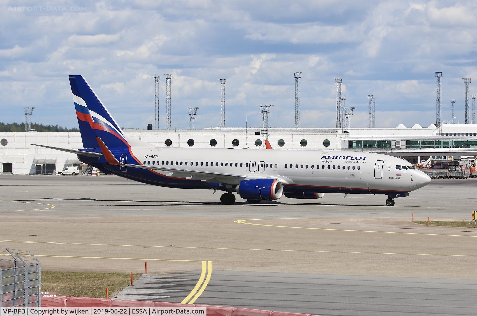 VP-BFB, 2018 Boeing 737-8LJ C/N 41219, Taxiway U
