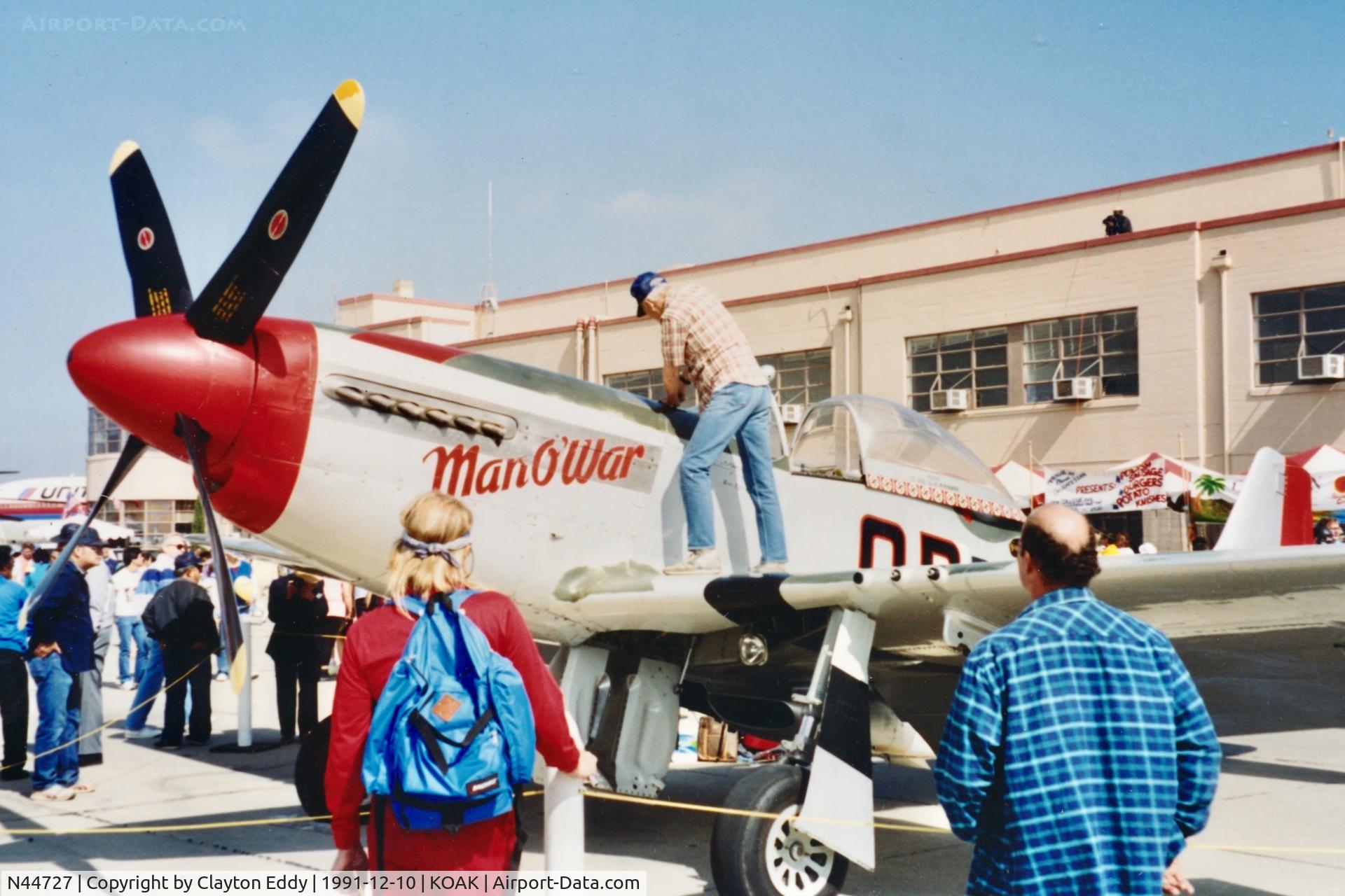N44727, 1944 North American P-51D Mustang C/N 122-39198, North Field Oakland Airport 1991.