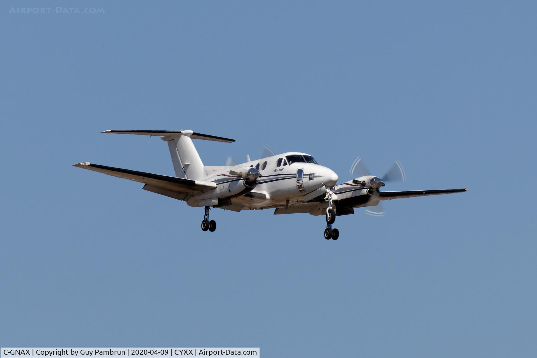 C-GNAX, 1992 Beech B200 King Air C/N BB-1419, Landing on 19