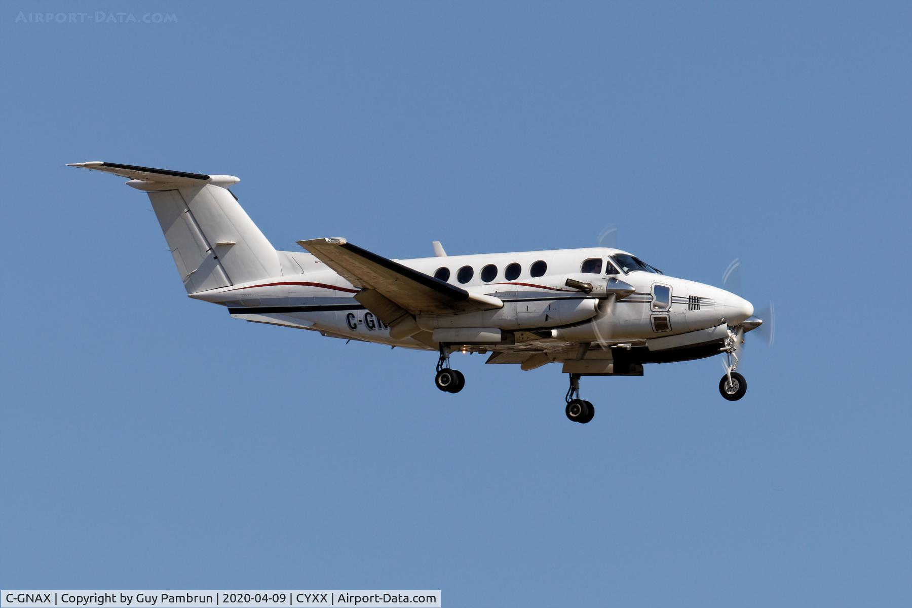 C-GNAX, 1992 Beech B200 King Air C/N BB-1419, Landing on 19