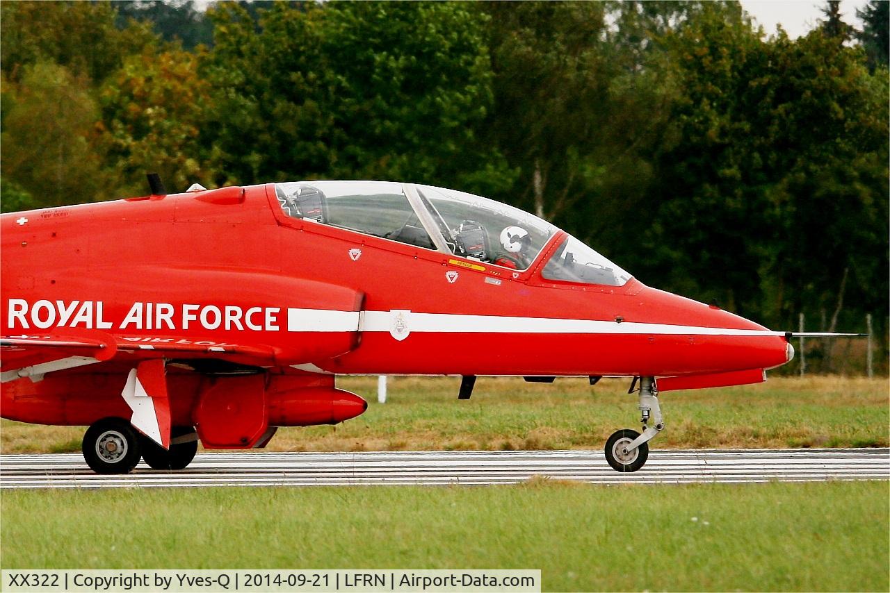 XX322, 1980 Hawker Siddeley Hawk T.1A C/N 165/312147, Royal Air Force Red Arrows Hawker Siddeley Hawk T.1, Taxiing to holding point rwy 10, Rennes-St Jacques airport (LFRN-RNS) Air show 2014