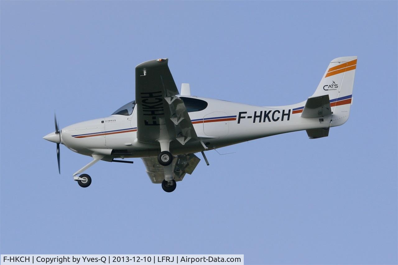 F-HKCH, Cirrus SR20 C/N 2189, Cirrus SR-20, Cassidian Aviation Training Services, On final rwy 26, Landivisiau Naval Air Base (LFRJ)