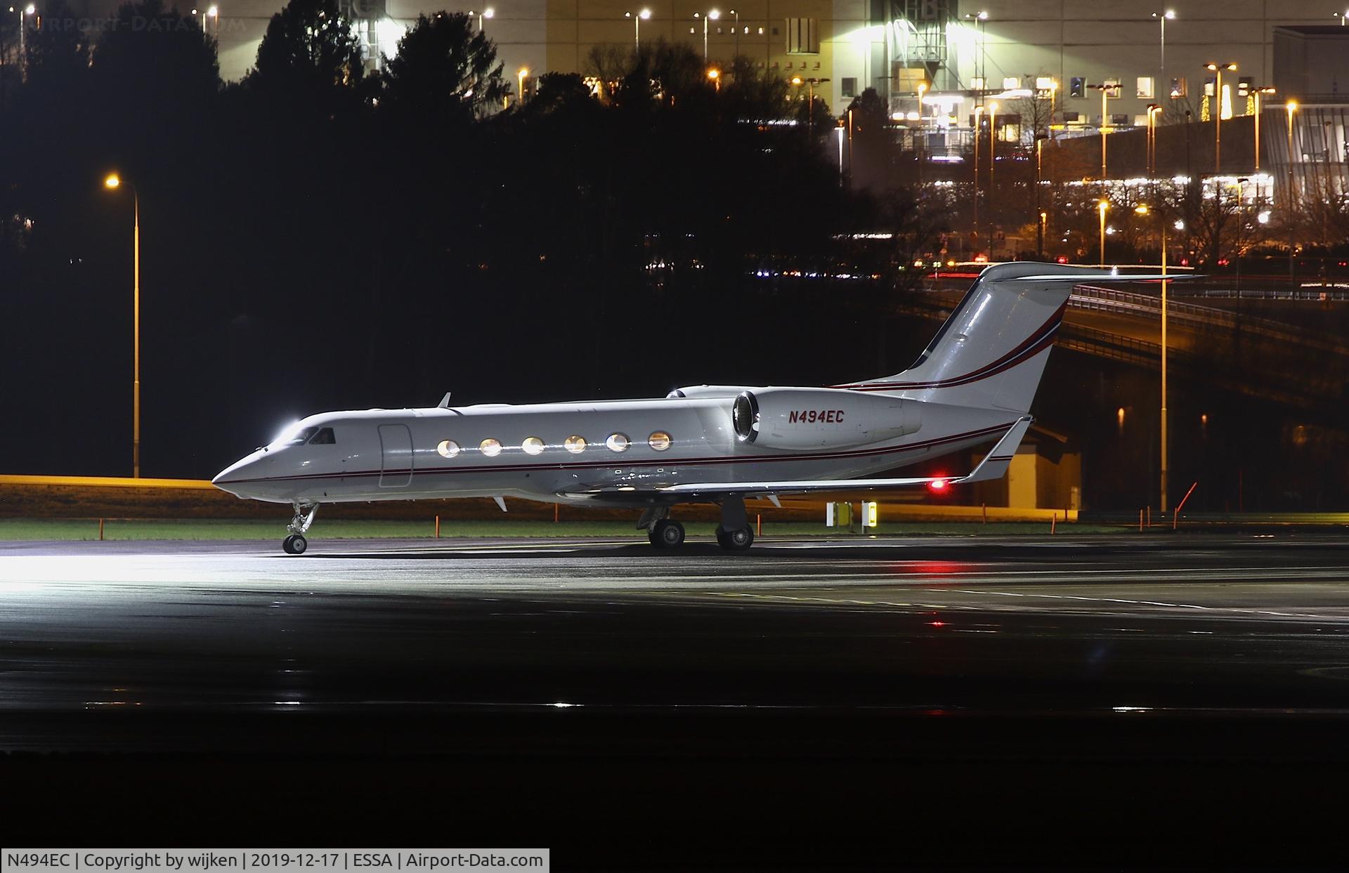 N494EC, 2011 Gulfstream Aerospace GIV-X (G450) C/N 4226, Ramp R