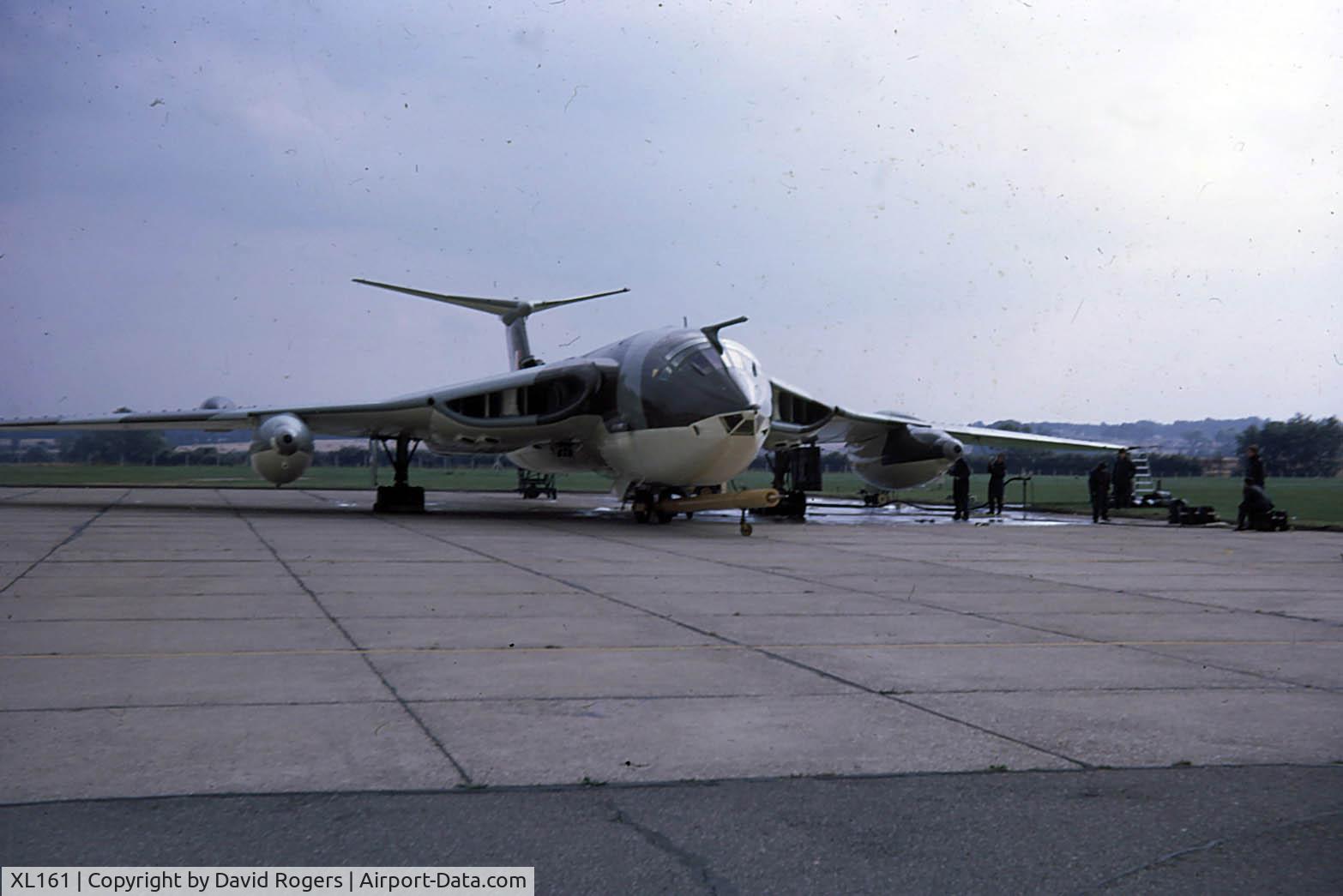 XL161, 1961 Handley Page Victor SR.2 C/N HP80/64, Photo of XL161
